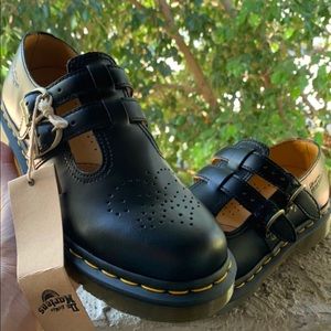 BRAND NEW SIZE 6 DOC MARTENS MARYJANES
